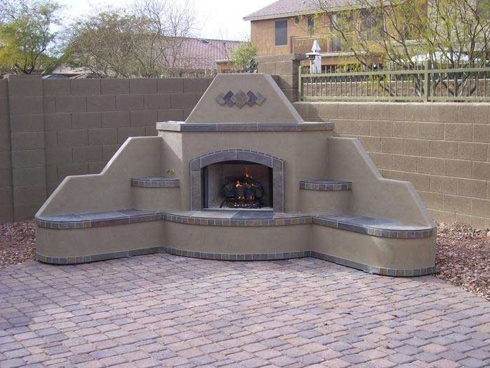 Santa Fe Outdoor Fireplace – Corner